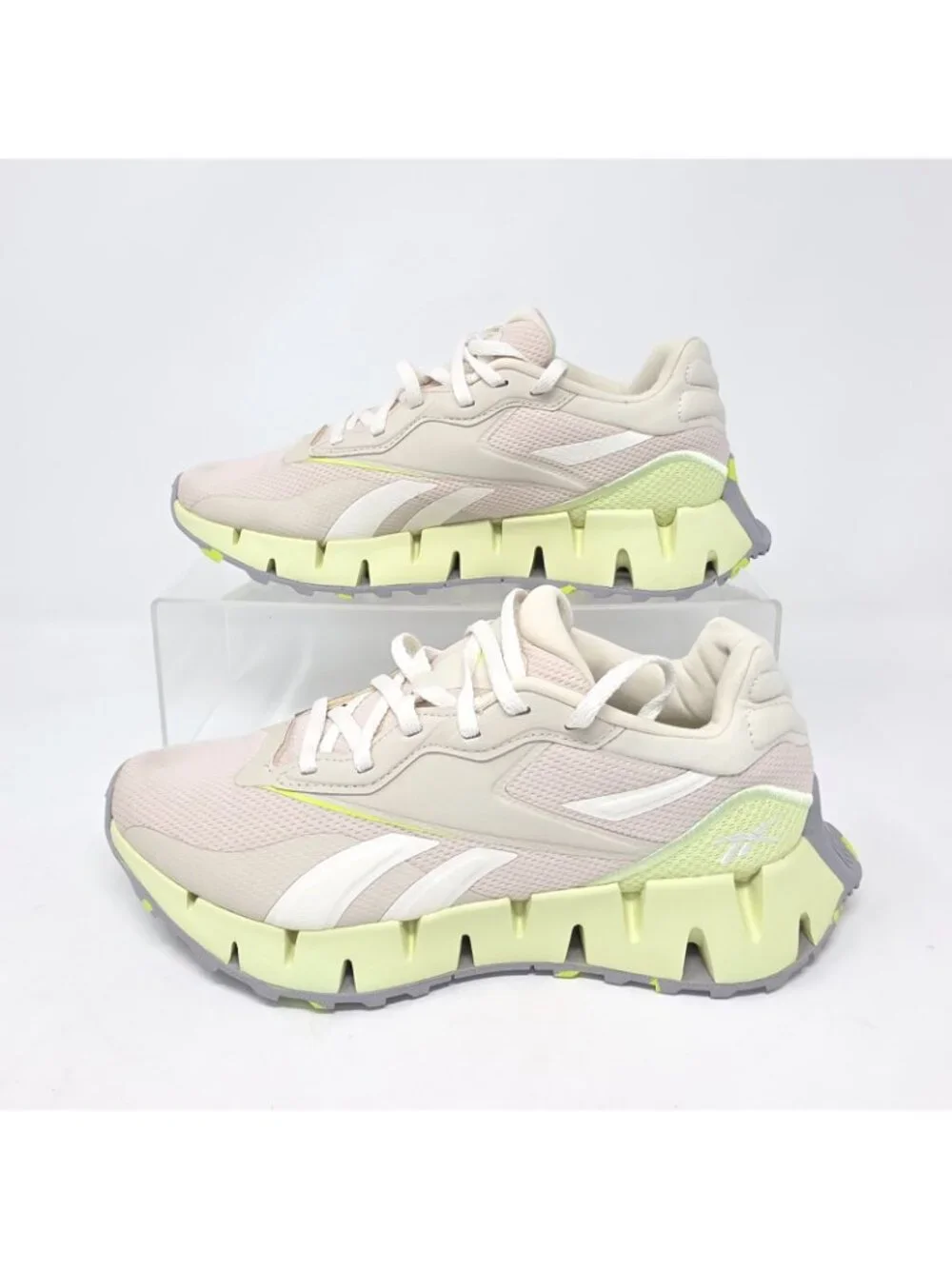 Reebok Zig Dynamica Sneakers Shoes Womens 7 Beige Green Comfort Footbed Athletic